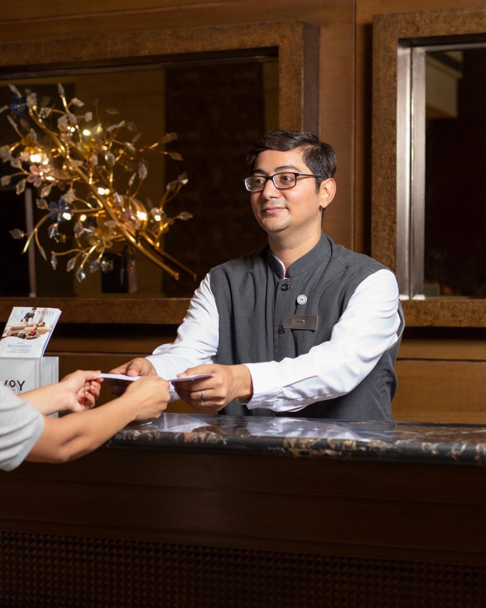 Sheraton Grand Palace Indore Exterior photo