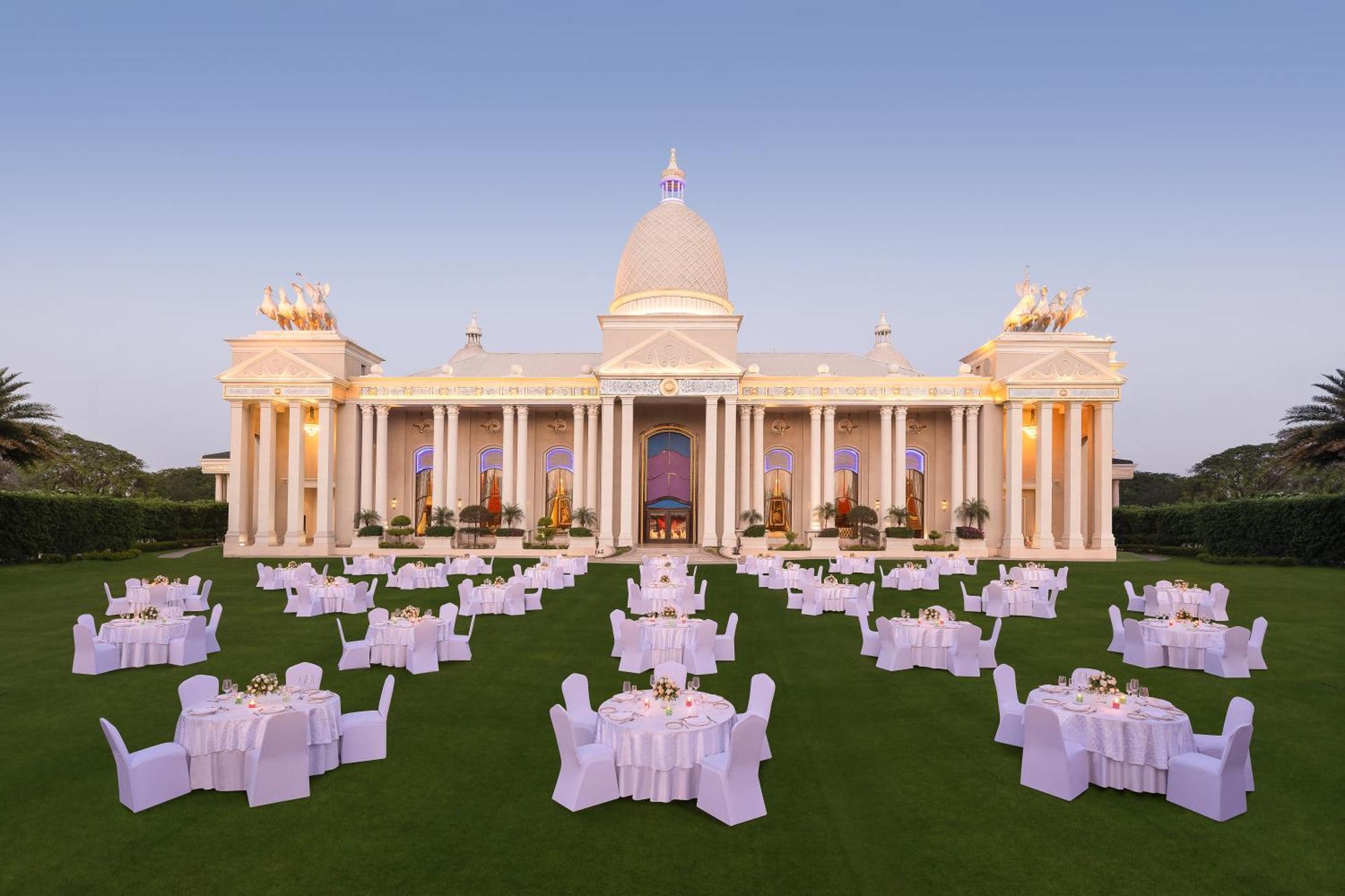 Sheraton Grand Palace Indore Exterior photo