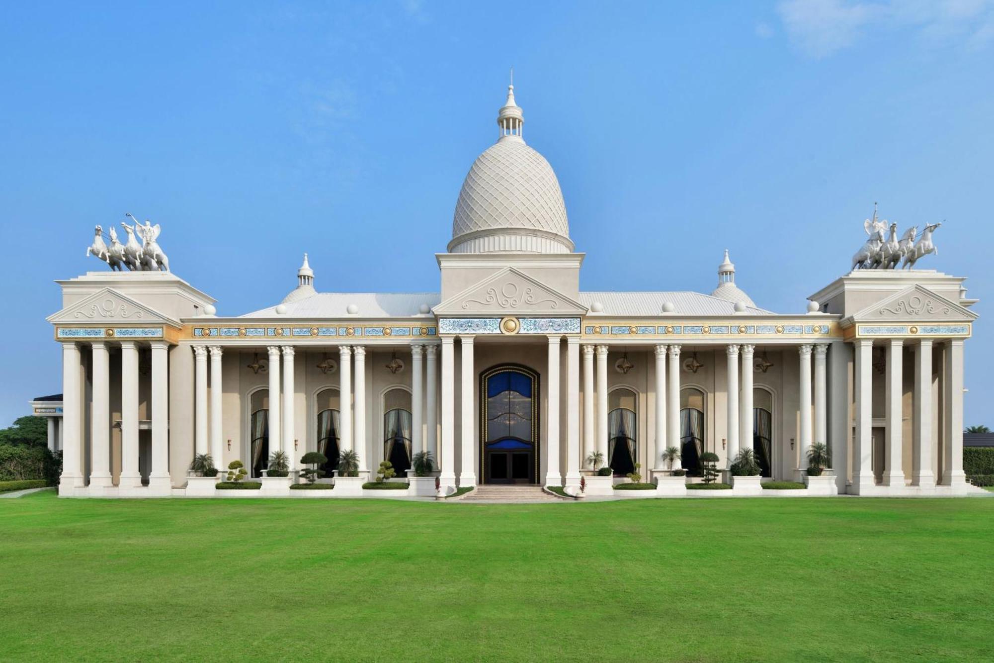 Sheraton Grand Palace Indore Exterior photo