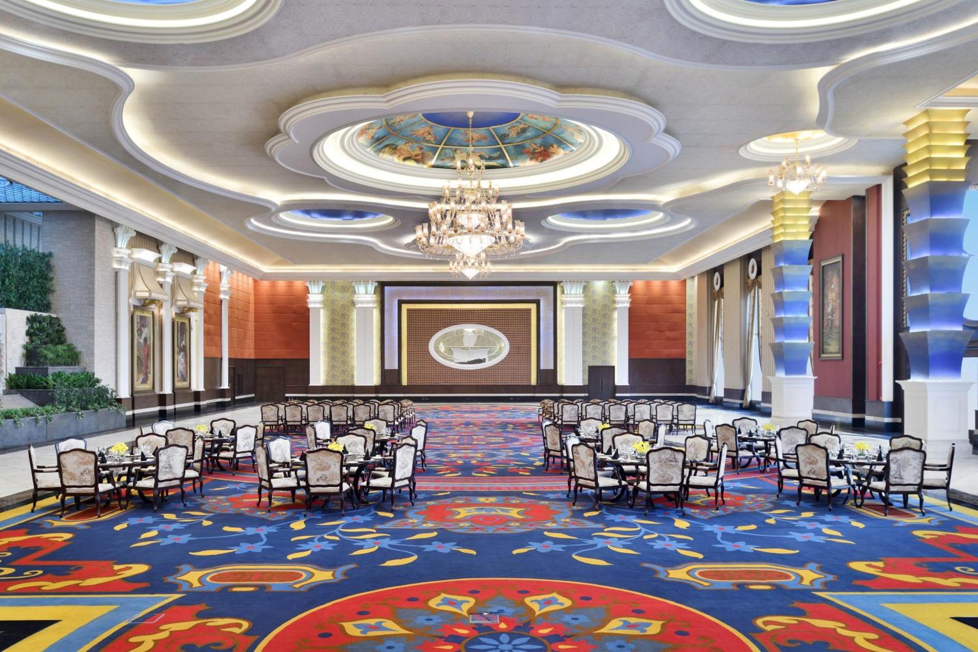 Sheraton Grand Palace Indore Exterior photo