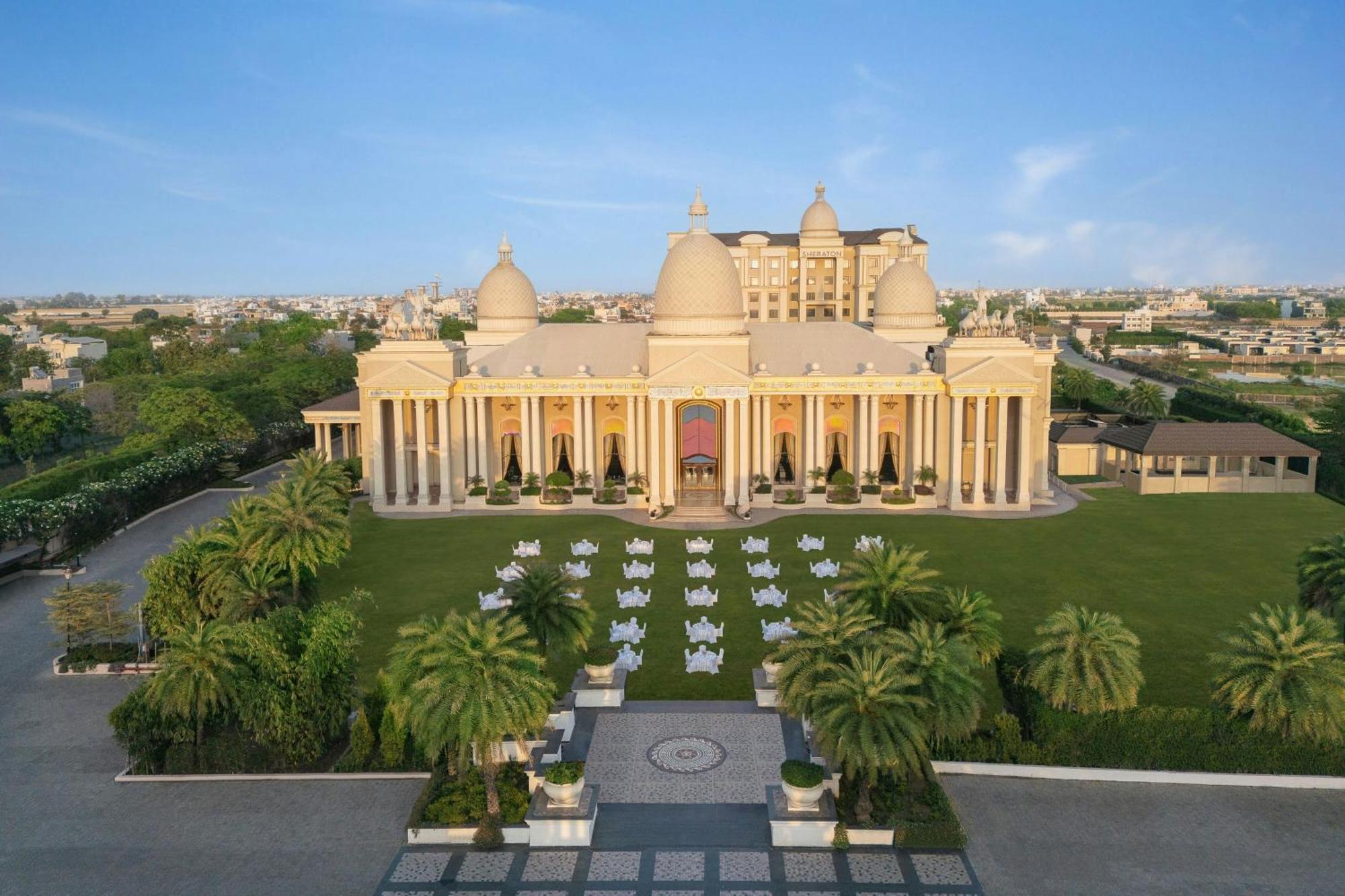Sheraton Grand Palace Indore Exterior photo