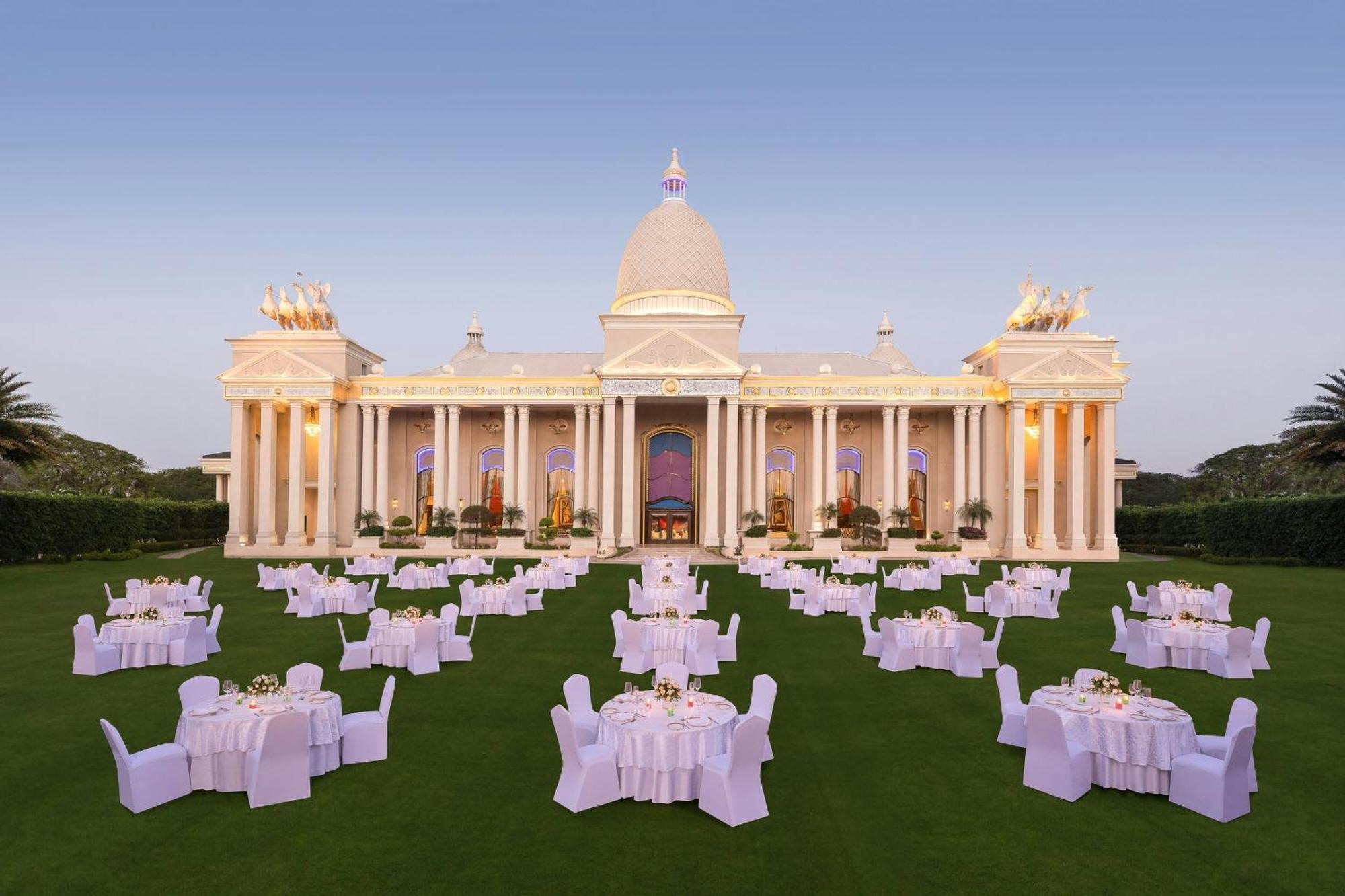 Sheraton Grand Palace Indore Exterior photo