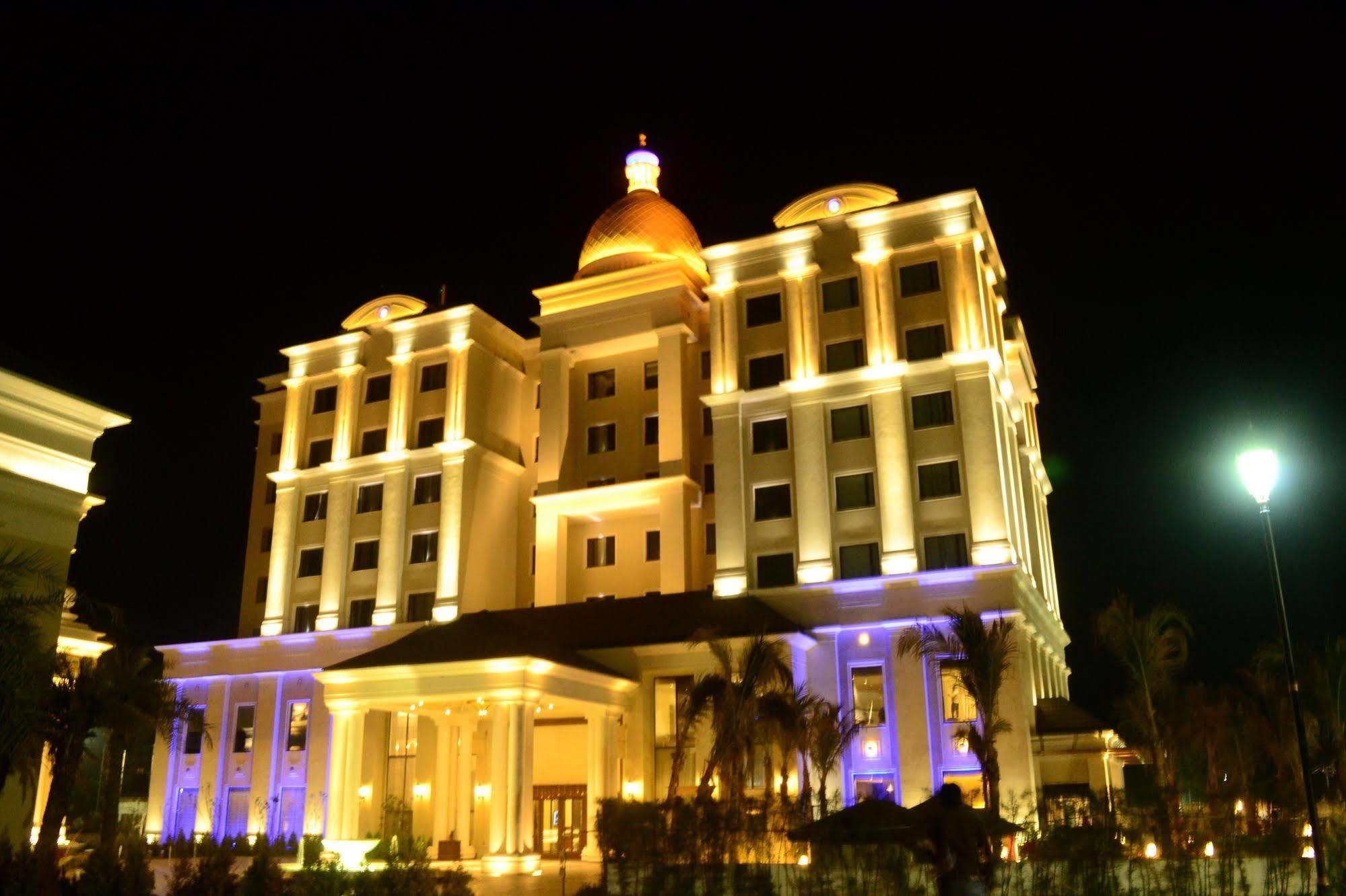 Sheraton Grand Palace Indore Exterior photo