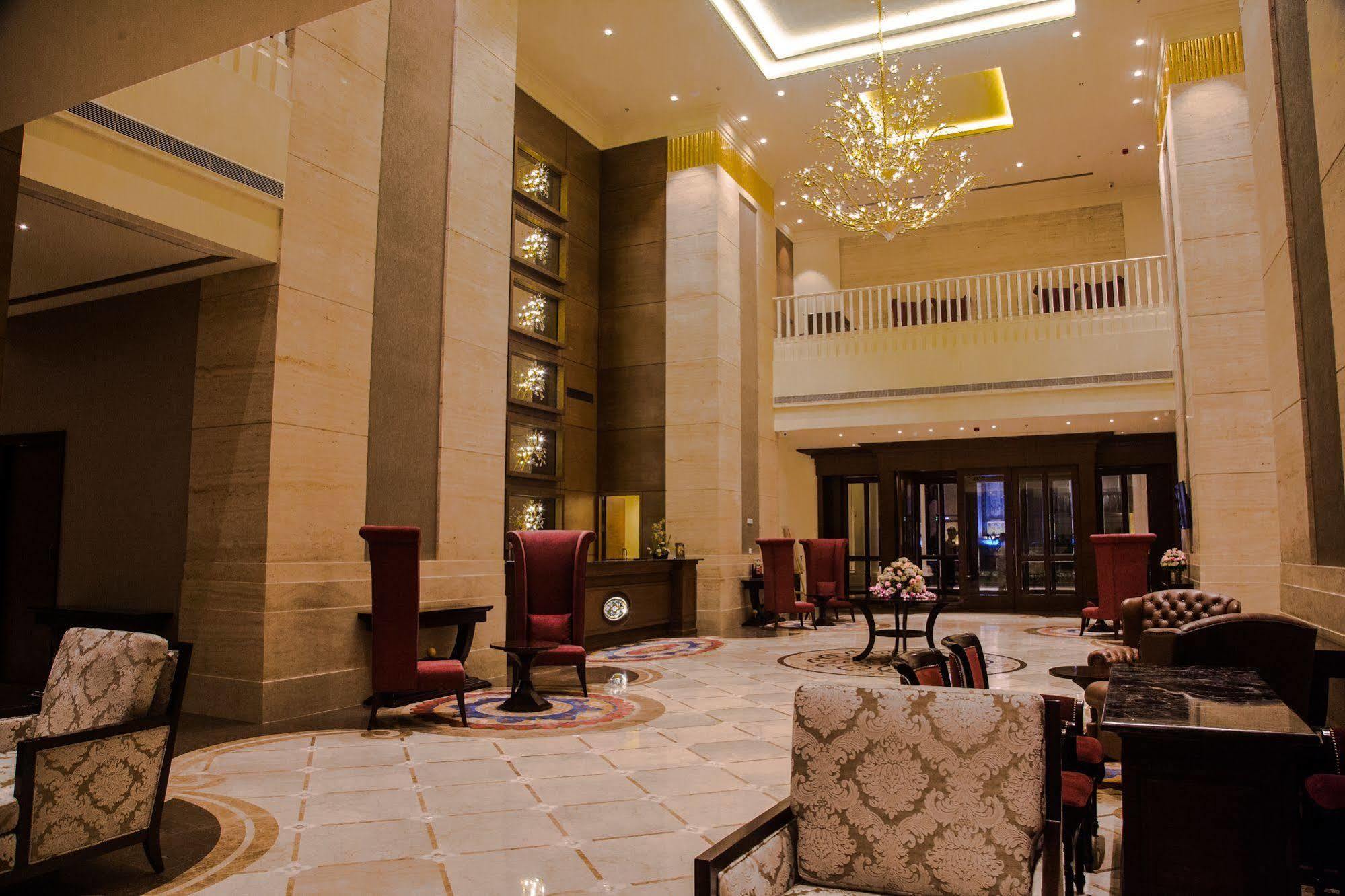 Sheraton Grand Palace Indore Exterior photo